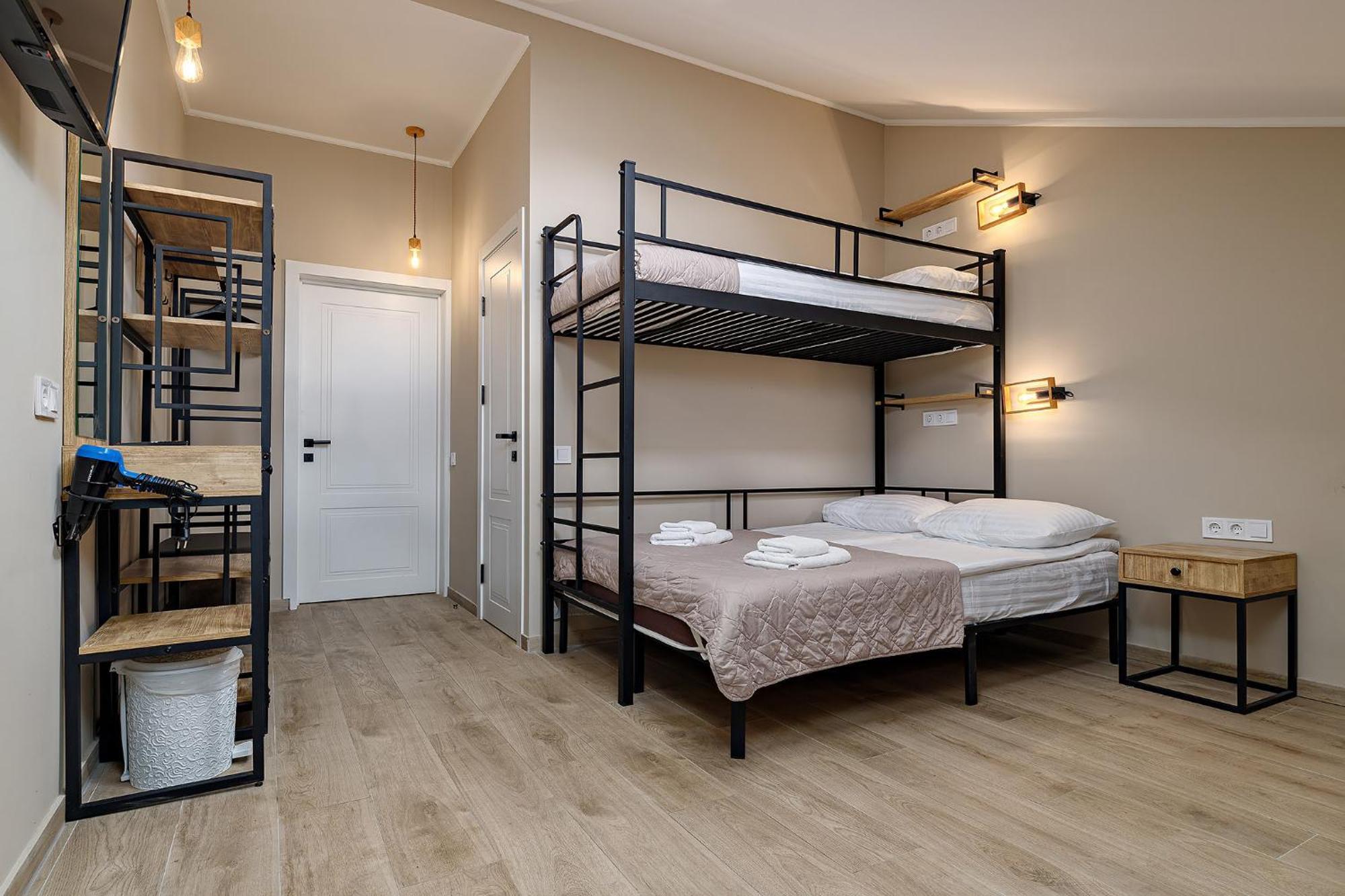 Hotel Kaiser Econom Lemberg Zimmer foto