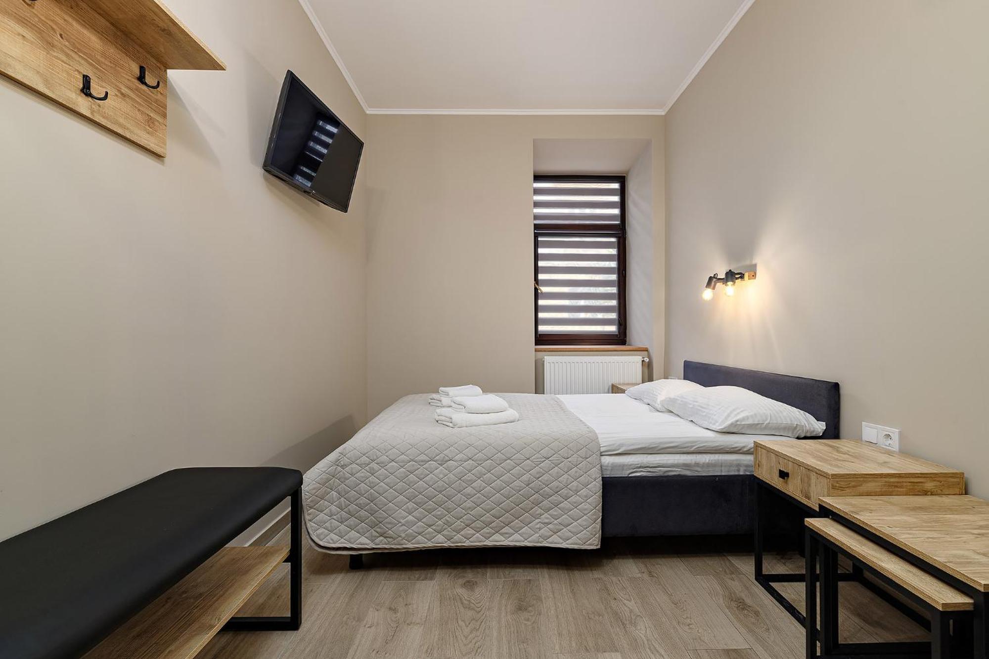 Hotel Kaiser Econom Lemberg Zimmer foto